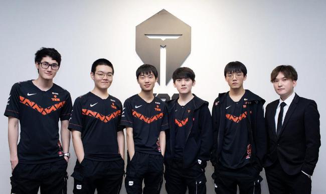 T.c — Passion UA 的新教练；