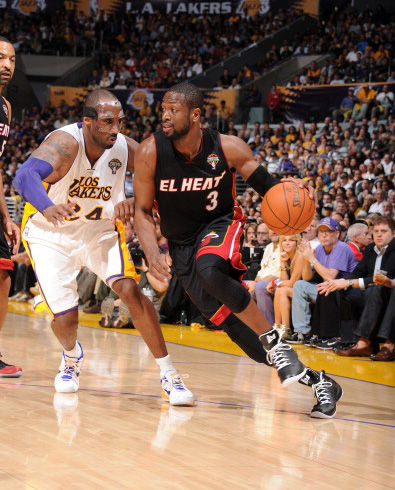 [欧联杯]埃基蒂克破门 热刺两中框1-1法兰克福